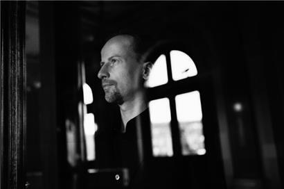 Eine hochinteressante Aufnahme von Gustav Mahlers Liederzyklus „Des Knaben Wunderhorn“ kommt von Peter Schöne, der über eine der besten Baritonstimmen der Gegenwart verfügt
