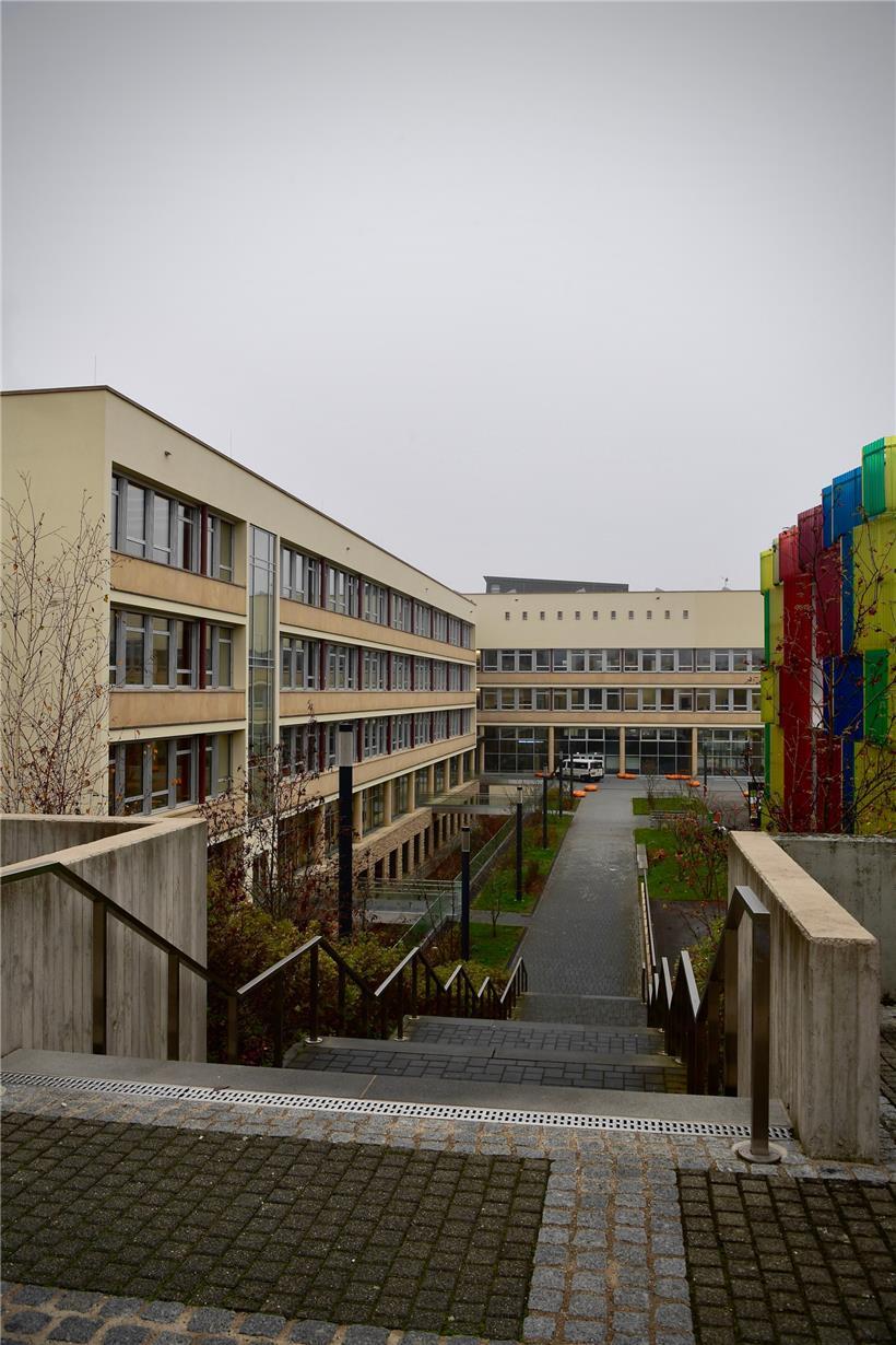 Eine neue Maßnahme im „Athénée du Luxembourg“ schlägt bei manchen Eltern hohe Wellen. Direktor Claude Heiser erklärt sich und spricht von einer „fakultativen“ Regelung.
