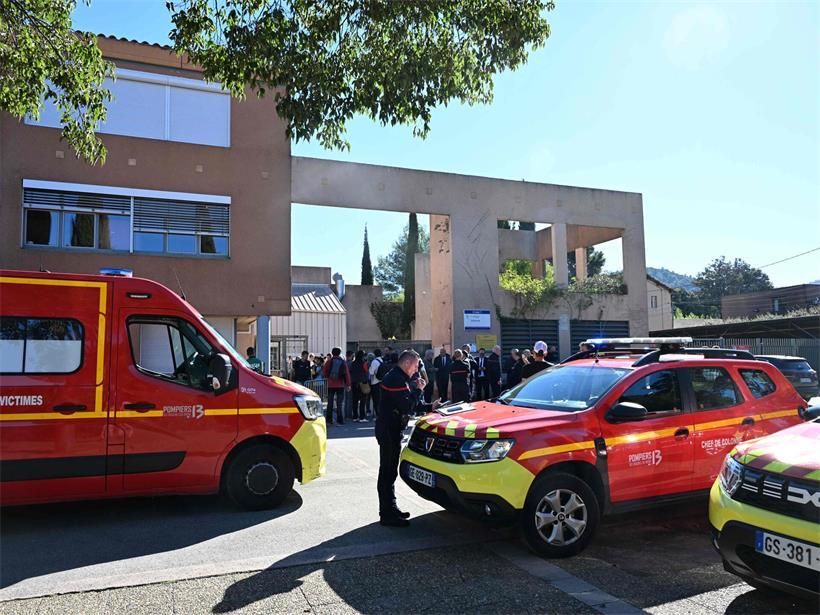 Eine psychologische Betreuung wurde in der Nähe der Schule eingerichtet