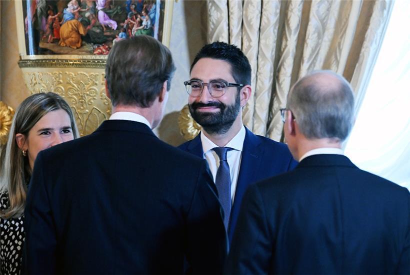 Eine umstrittene Personalie: der neue Minister für Kultur, Eric Thill (Mitte)
