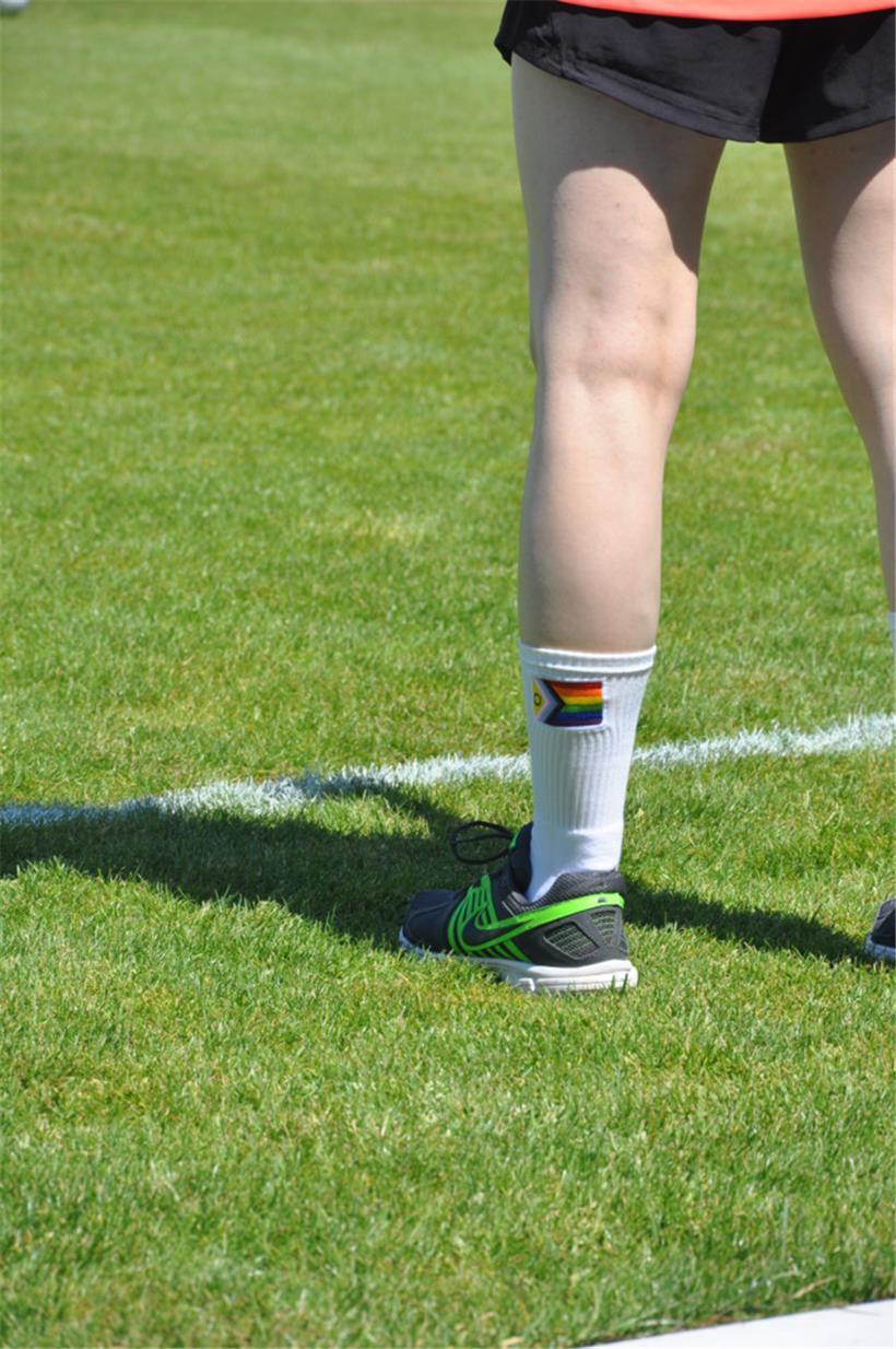 Einem Mannschaftssport nachzugehen kann für LGBTQIA+ -Personen schwierig sein 
