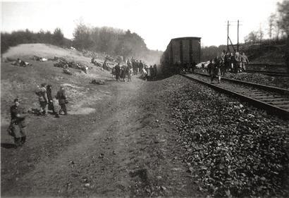 Befreiter Kriegsgefangenen-Transport durch US-Truppen in Fallersleben, 13. April 1945, historische Befreiung des Zweiten Weltkriegs