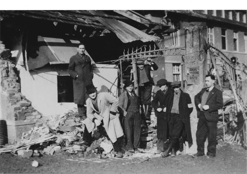 Eingang zur Ideal-Lederfabrik Wiltz im Jahre 1945