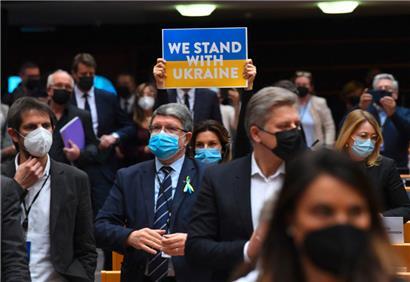 Einmalige Unterstützung für die Ukraine im Europäischen Parlament: Alle Fraktionen, von links außen bis extrem rechts, verurteilten am Dienstag den russischen Angriffskrieg 
