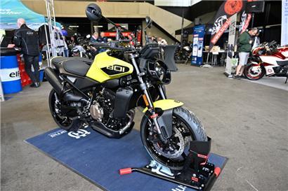 Eins von vielen ausgestellten Motorrädern
