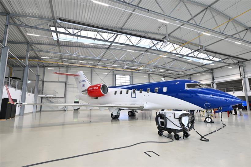 Eins von vier LAR-Flugzeugen: eine Bombardier Challenger 605
