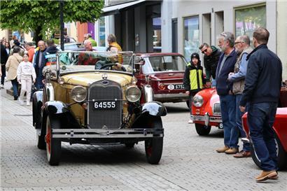 Eintauchen in die europäische und amerikanische Automobilgeschichte – teilweise auch hautnah
