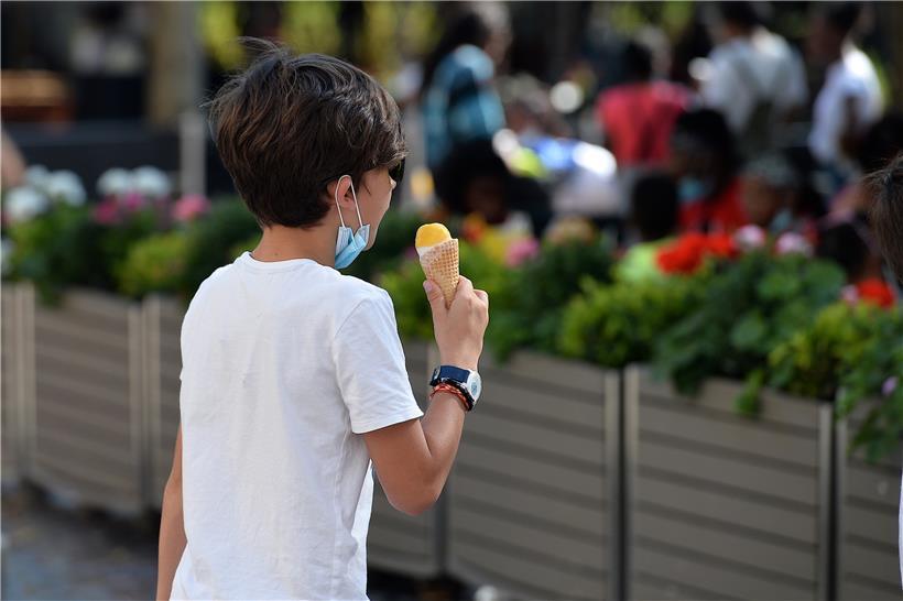 Eiscreme und Maske, das war während der Hitzewelle im Jahr 2020 Pflicht

