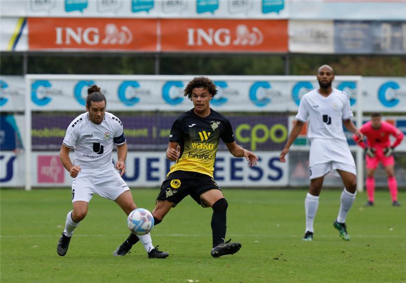 Elias Filet (M.) erzielte im Hinspiel gegen Düdelingen einen Doppelpack – für Punkte reichte es aber nicht
