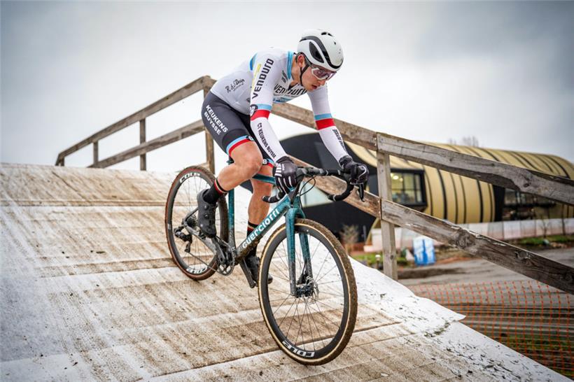 Elio Clarysse aus Belgien führt den Skoda Cross Cup aktuell an
