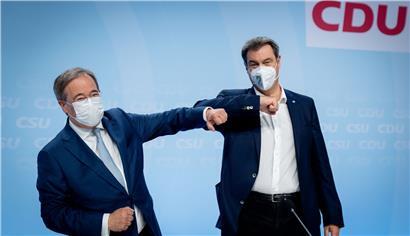 Ellbogengruß statt Ellbogenkampf: Laschet und Markus Söder haben eine „spannende Situation“ hinter sich

