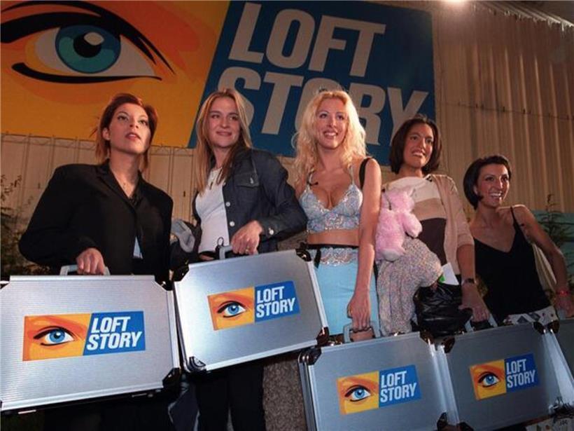 Elle était une star de la télé-réalité: Loana Petrucciani (3ième d.g.) en 2001 lors du show „Loft story“