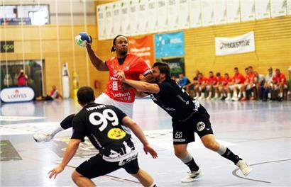 Elledy Semedo (in Rot) steuerte sechs Treffer zum Supercupsieg bei
