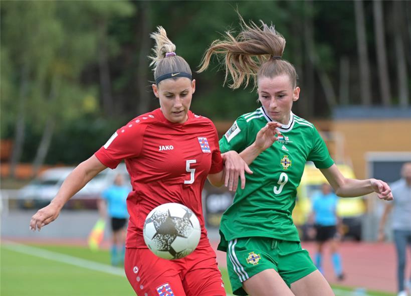 Emma Kremer (l.) studiert Sportwissenschaften in Köln
