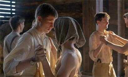 Emmanuel Macchia (g.) dans „Coward“