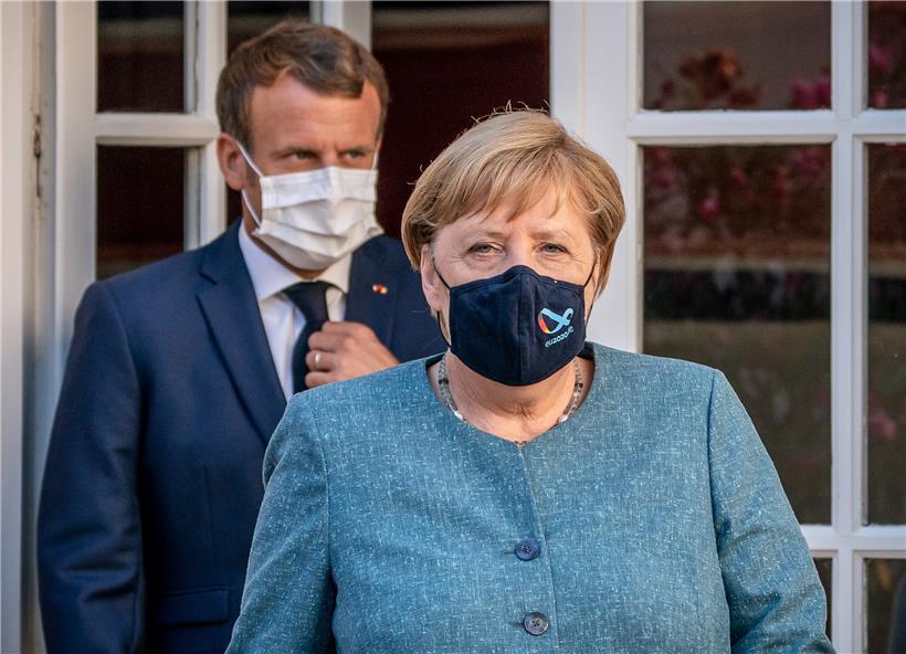 Emmanuel Macron, Präsident von Frankreich, und die deutsche Bundeskanzlerin Angela Merkel (CDU) bei einer Pressekonferenz
