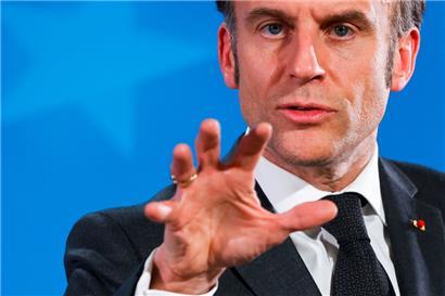 Emmanuel Macron a répondu aux taquineries du président russe en marge du Conseil européen à Bruxelles
