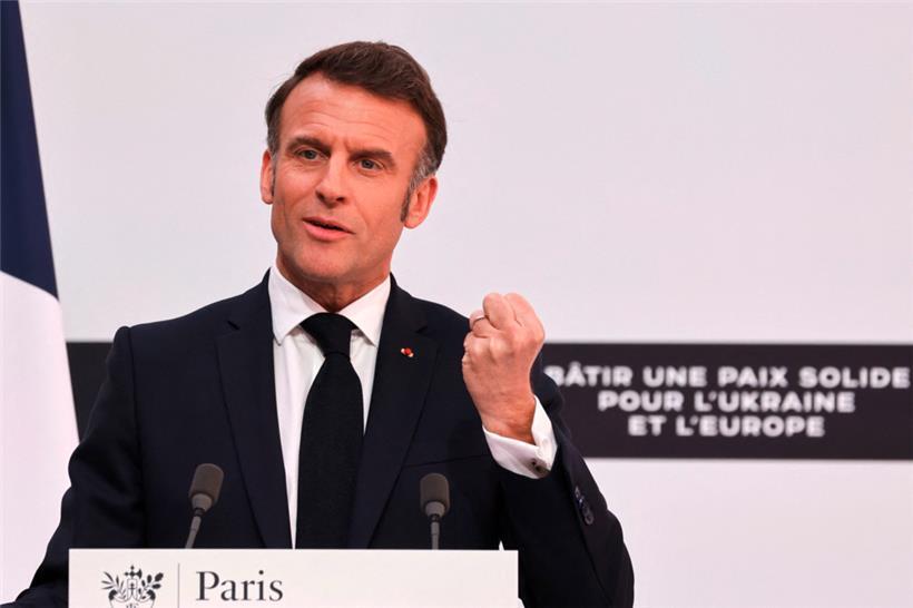 Emmanuel Macron bei einer Pressekonferenz
