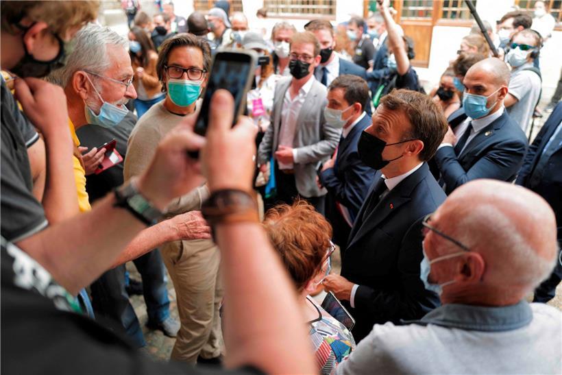 Emmanuel Macron est à la rencontre des Français ces jours-ci
