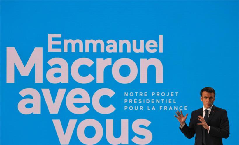 Emmanuel Macron est très satisfait de soi-même
