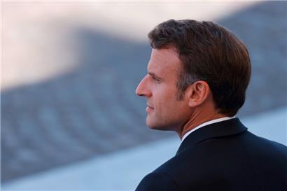 Emmanuel Macron se veut optimiste, mais son gouvernement n’arrive pas à décoller

