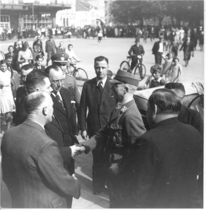 Empfang des Landkommissars Richard Hengst, Rathausplatz Esch, 27. August 1940
