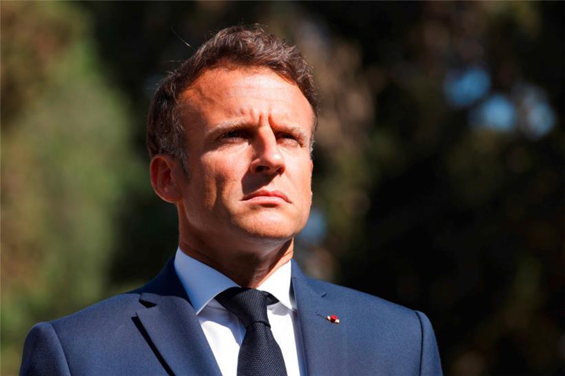 En annonçant „la fin de l’abondance et de l’insouciance“, Emmanuel Macron a soulevé un tollé dans les rangs de l’opposition
