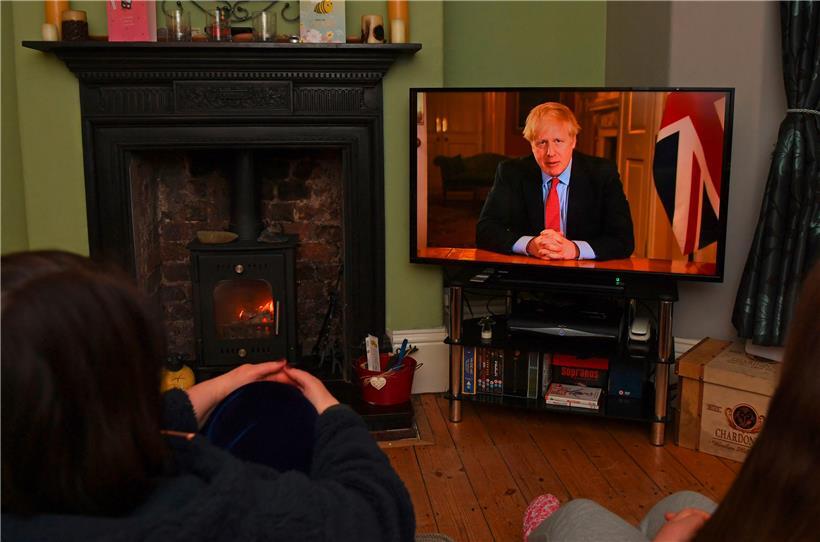 „End of Freedom“ titelte tags drauf der „Daily Telegraph“: Boris Johnson kündigt im Fernsehen eine dreiwöchige Ausgangssperre an 
