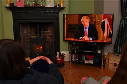 „End of Freedom“ titelte tags drauf der „Daily Telegraph“: Boris Johnson kündigt im Fernsehen eine dreiwöchige Ausgangssperre an 
