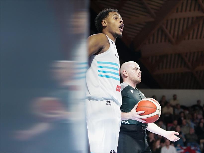 Ivan Delgado in Nationalmannschaftstrikot beim Training Ende Februar, Vorbereitung auf Länderspiele