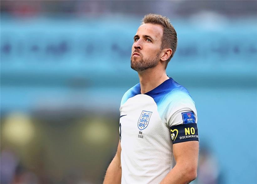 Englands Kapitän Harry Kane mit der von der FIFA verordneten Armbinde

