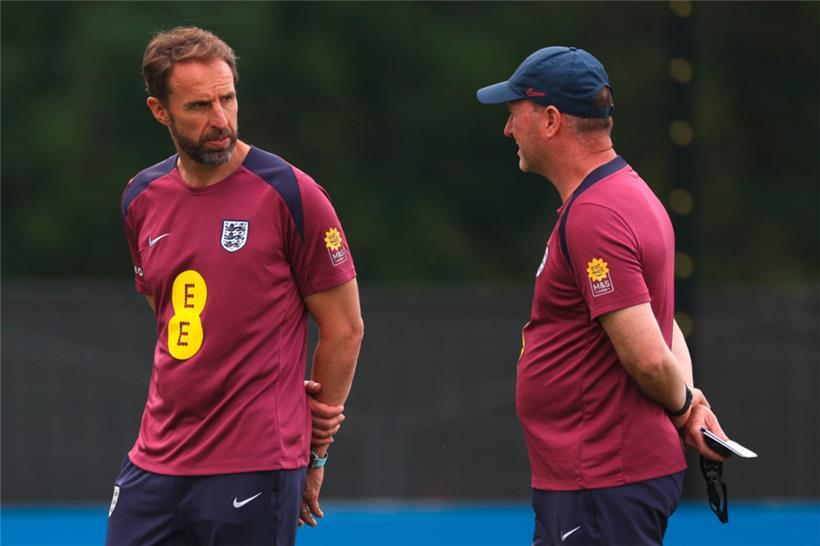 Englands Trainer Gareth Southgate
