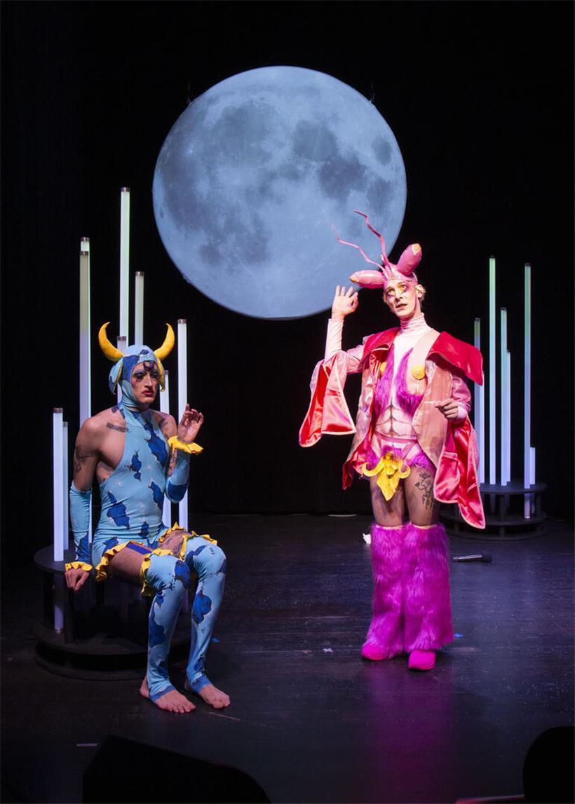 Entwickelten gemeinsam die Drag-Show „Queere Tiere“: Daniel Hellmann (l.) und Coco Schwarz (r.) 