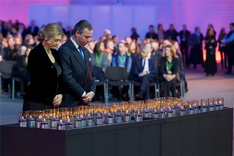 Erbgroßherzog Guillaume und Erbgroßherzogin Stéphanie bei der Gedenkfeier
