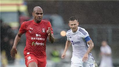 Erico Castro (l.) wird in Zukunft das gleiche Trikot wie Martin Milec tragen
