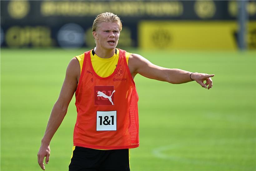 Erling Haaland könnte bei der Nationalmannschaft erst mal auf der Bank Platz nehmen
