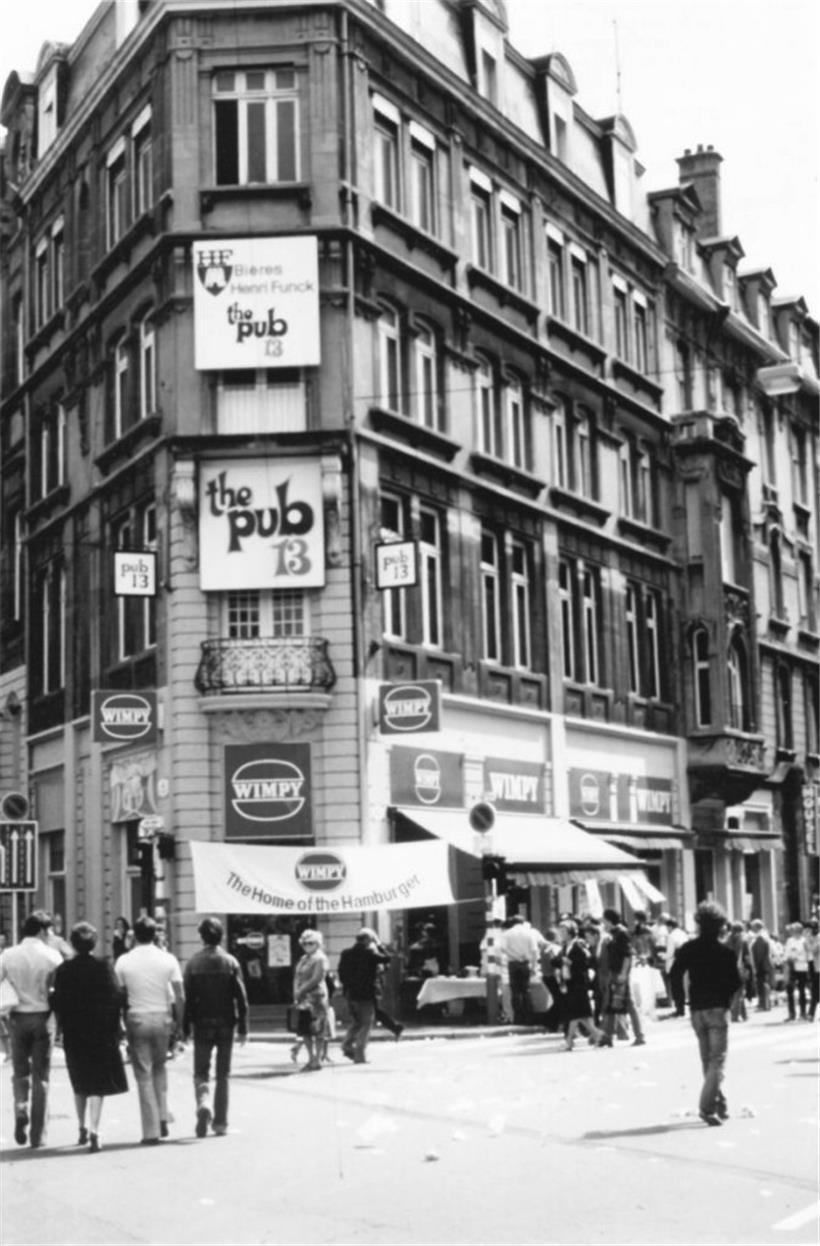 Eröffnung des ersten Hamburger-Schnellrestaurants unter dem Namen Wimpy 1968 am Pariser Platz
