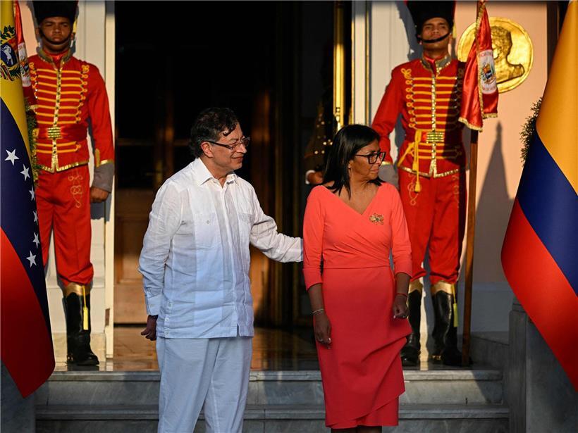 Delcy Rodriguez und Gustavo Petro treffen sich bei erstem Besuch nach Maduros Gefangennahme in Venezuela