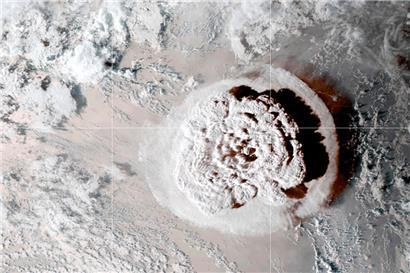Eruption des Vulkans Hunga-Tonga-Hunga-Haa’pai in Tonga vom 15. Januar 2022: größte Explosion seit 1883
