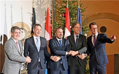 Erweiterter Benelux-Gipfel: Wenn Freunde sich treffen und sich freuen: Jean Rottner, Alexander De Croo, Xavier Bettel, Mark Rutte und Hendrik Wüst (v.l.n.r.)
