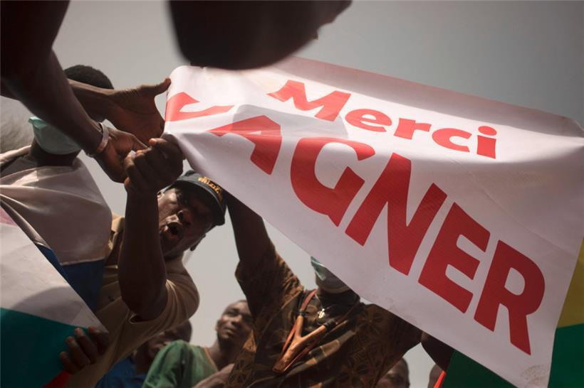 Es geht doch nichts über gute Propaganda: Malier während einer Kundgebung im Februar 2022 in Bamako
