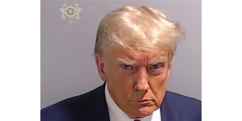 Es ist ein historischer Moment: Donald Trump ist der erste Ex-Präsident, der wegen einer Straftat angeklagt wurde und in der Folge ein Polizeifoto von sich machen lassen musste
