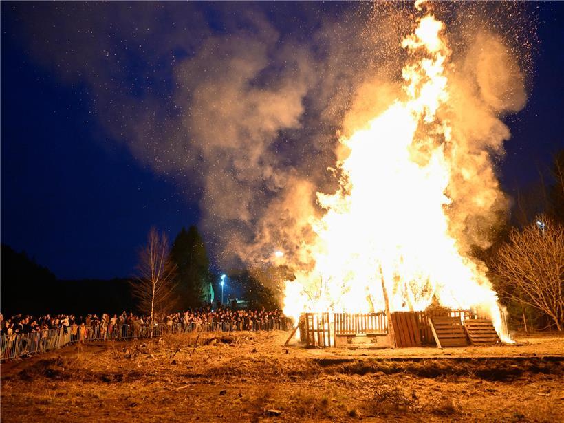 Escher Buergbrennen 2025 am Ellergronn.