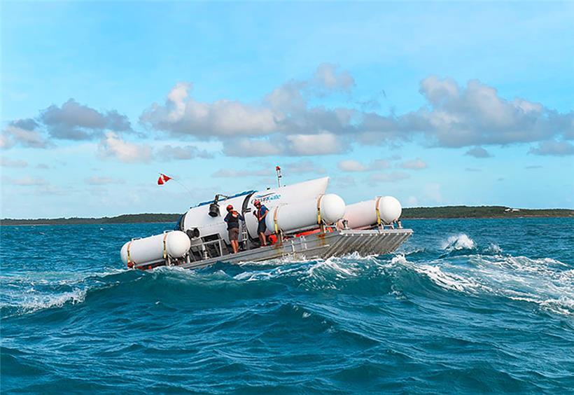 Etwa eine Stunde und 45 Minuten nach Beginn des Tauchgangs, der rund sieben Stunden dauern sollte, riss der Kontakt zum Begleitboot „Polar Prince“ ab
