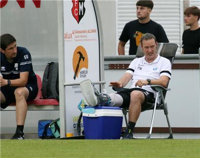 Etzella-Coach Neil Pattison hofft, seinen Gartenstuhl nächste Woche beurlauben zu können
