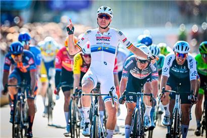Europameister Tim Merlier jubelte am Mittwoch beim Scheldeprijs
