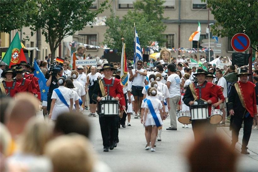 „Europe goas Scuffelingen“ heißt eines der beiden E22-Hauptprojekte in Schifflingen. Hinter dem Namen verbirgt sich das „European Peoples Festival“, das 2003 erstmals in der Gemeinde stattfand.
