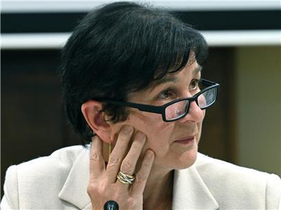 Porträt von Ex-Bürgermeisterin und Ex-Gemeinderätin Marion Zovilé-Braquet in professioneller Umgebung