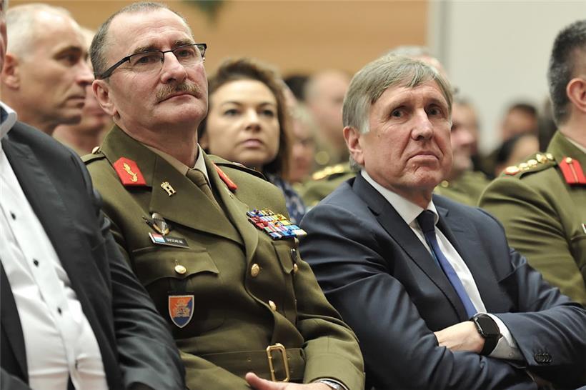 Ex-Generalstabschef Alain Duschène und Ex-Verteidigungsminister François Bausch bei einer Veranstaltung im Jahr 2018
