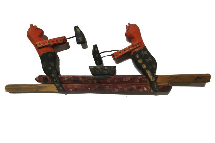 Exemple d’objet déjà récolté: un jouet pour enfants, produit par un „Ostarbeiter“ russe vivant dans un camp à Lallange, en remerciement envers les habitants qui leur donnaient souvent des sandwichs au beurre
